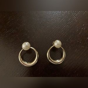 Draper James Pearl Doorknocker Earrings in gold